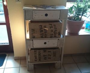 Kleines Sideboard