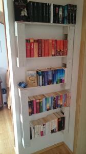 Bücherregal